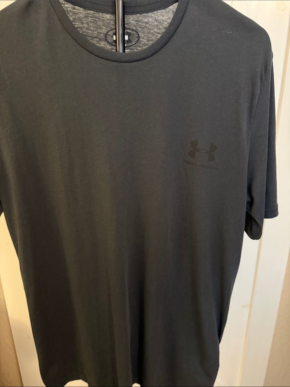 Under Armour Men's Short Sleeve Crew Tee in Charcoal Black